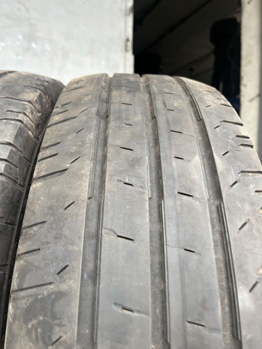 2 бр. гуми за бус 205/75/16C Continental DOT 2120 5 mm