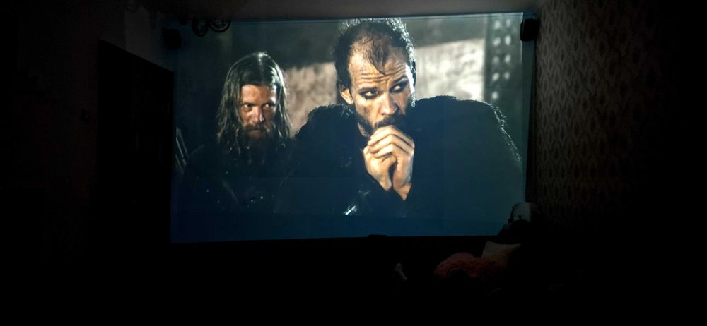 Vând 2 videoproiectoare marca Epson modele EB-W41 și EB-S18.