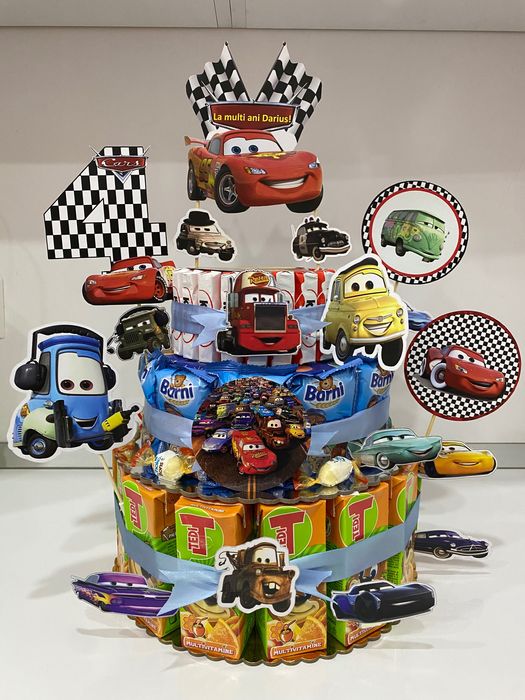 Tort din dulciuri  ambalate