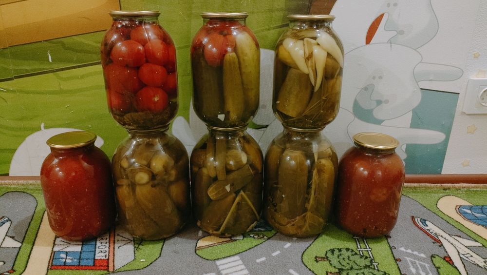 Продам соленья: огурцы, помидоры