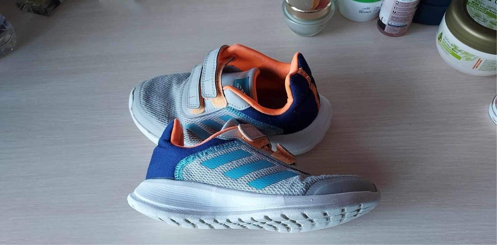 Детски adidas номер 31 с лека забележка