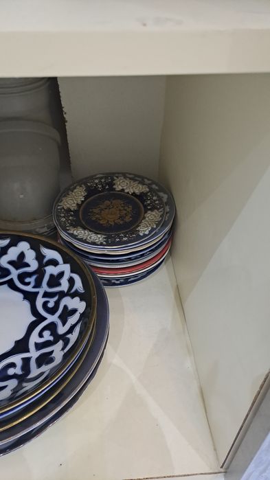 Кухонний посуда сотилади.  Коса 10000 сум,  пиела 5000 сум.