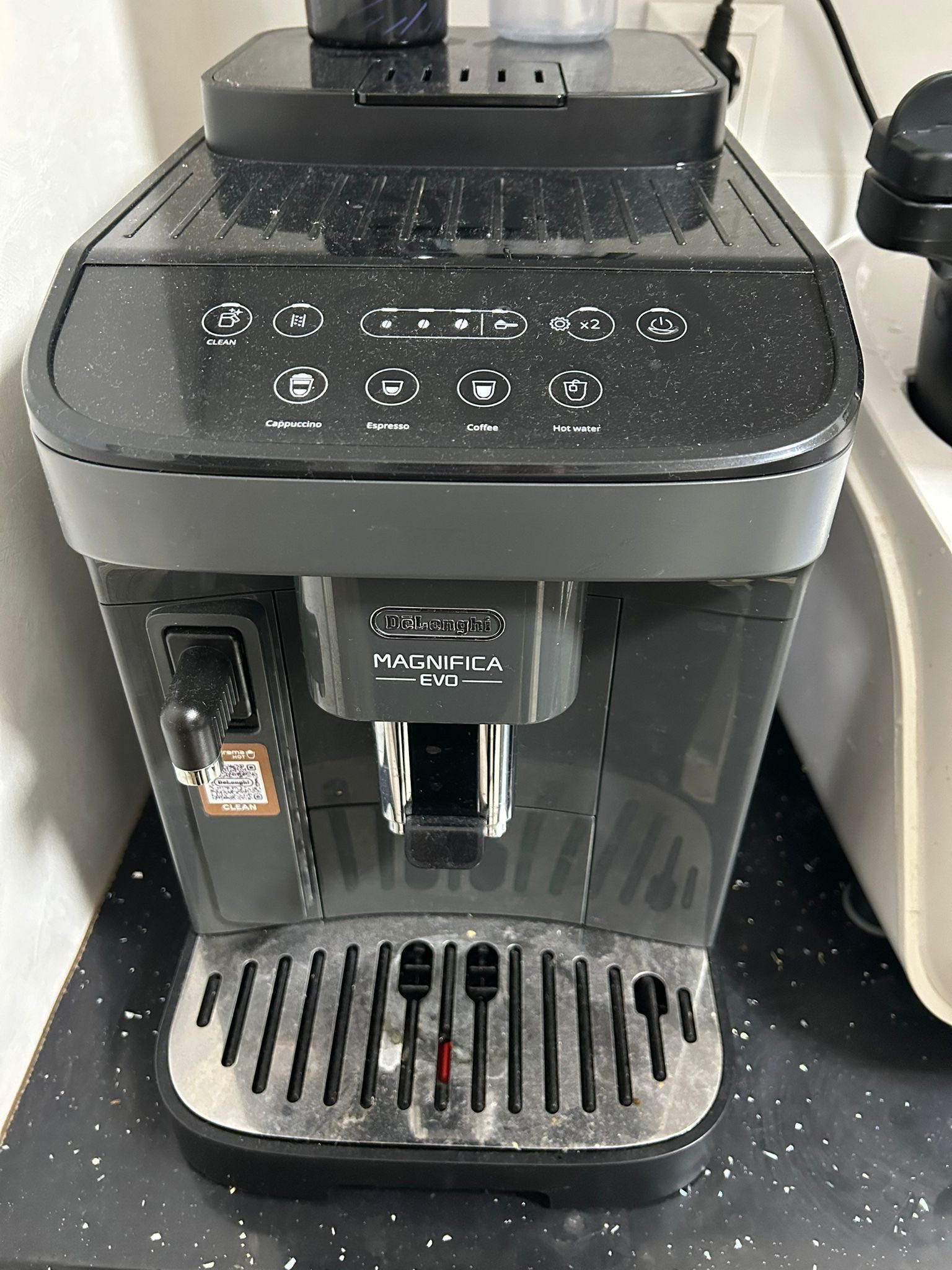 Aparat de cafea Delonghi Magnifica EVO