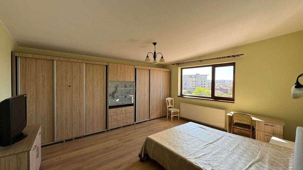 Apartament in Vila - Constanta 1000 mp construiti si 1000 mp teren