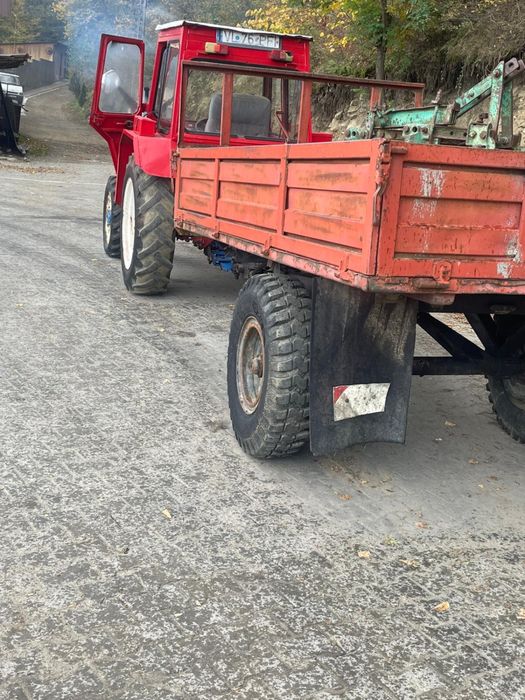 Tractor Universal 445 4x4.