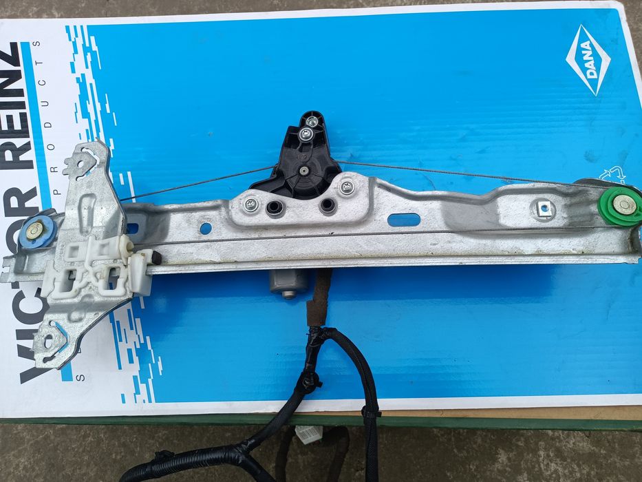 Macara geam fata spate dreapta Nissan Qashqai