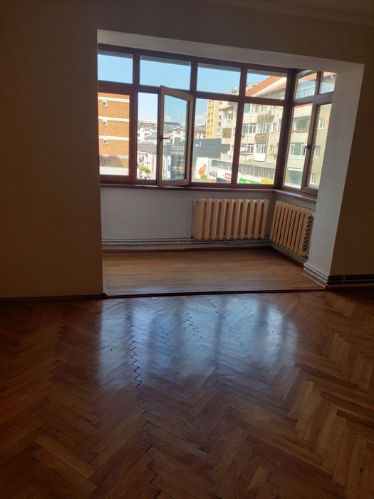 Apartament cu două camere, centru