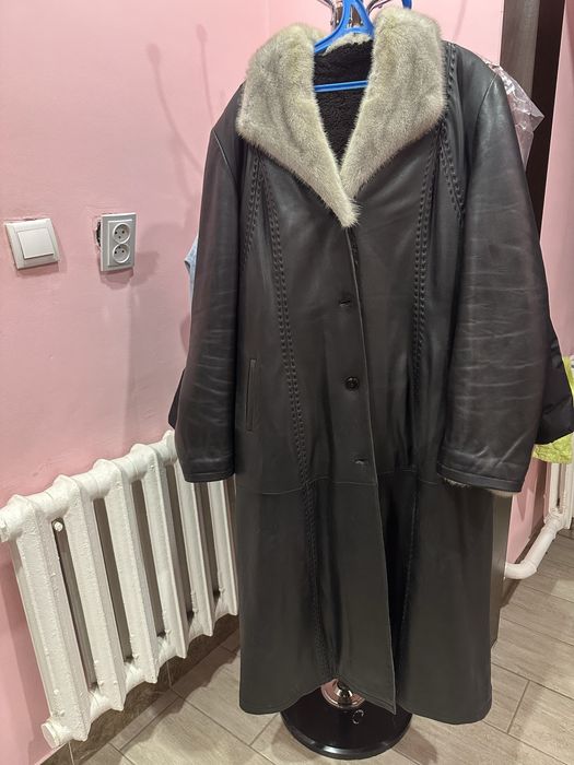 Продам кожаную  дубленку на натуральном мехе