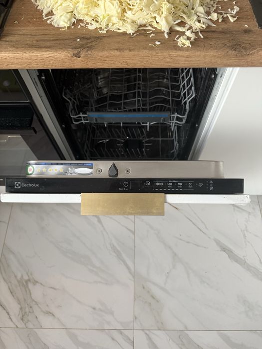 Продам посудамойку встроенную