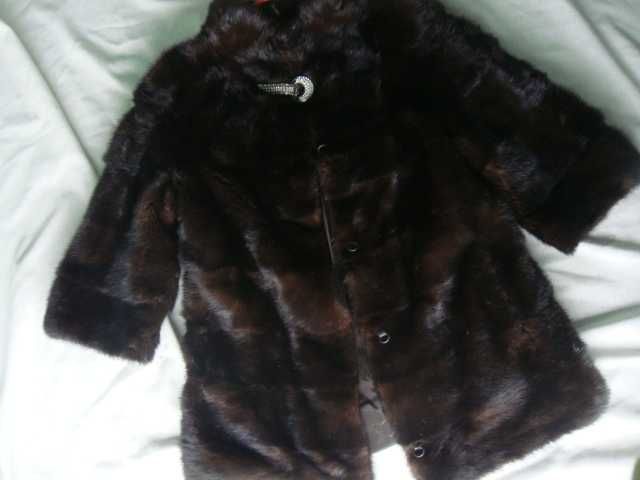Шуба Норка не Крашеная авто-леди в отличном сост. Цельная .Размер S-M