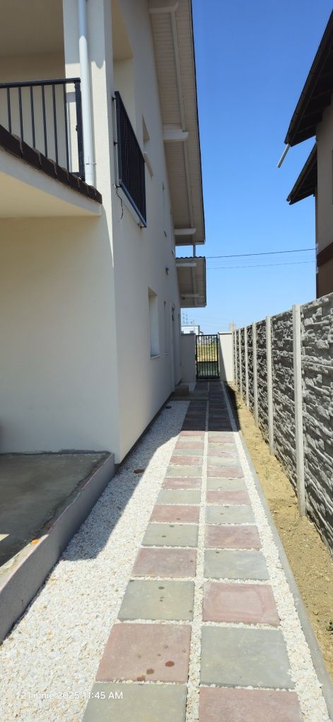 Proprietar ! Vand duplex 5 camere, 132 mp utili, zona f buna ! Mosnita