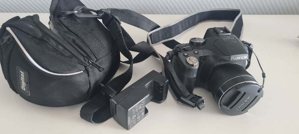 Продам фотоаппарат Fujifilm  FinePix sl 260