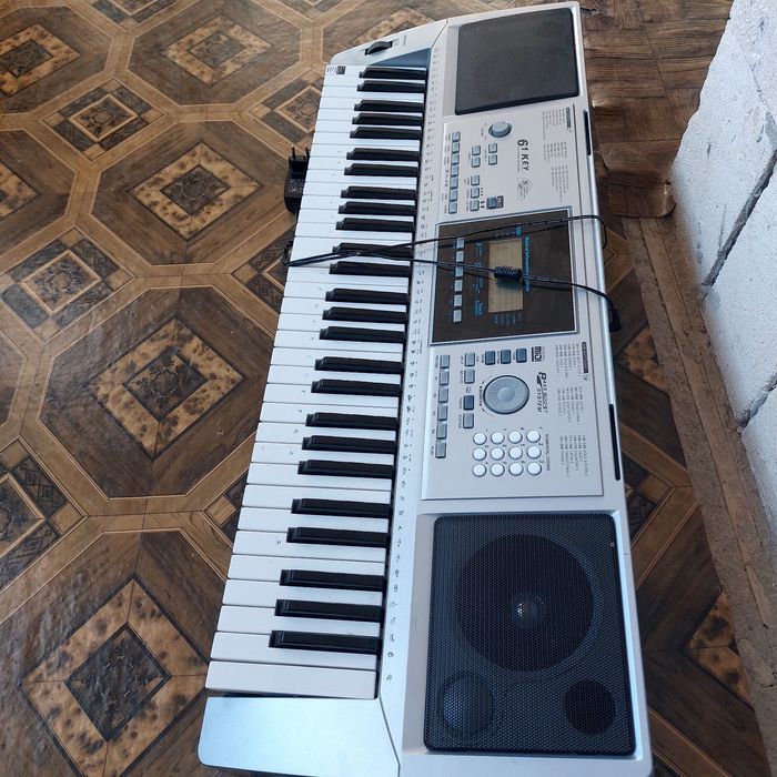 Vînd orgă  este bună