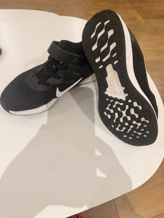 Спорти обувки за бягане-Nike-34номер