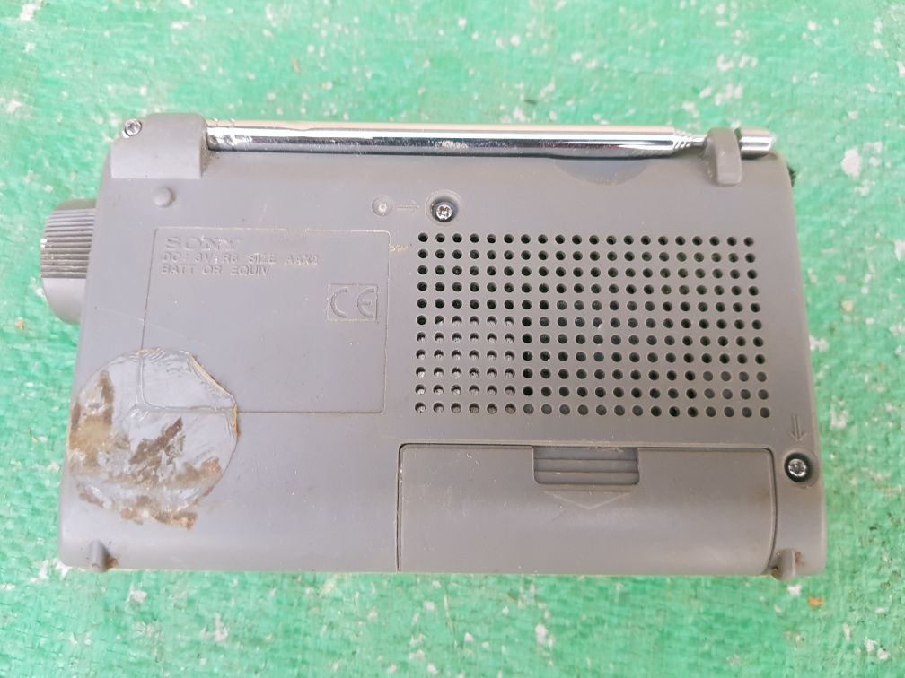 Radio sintetizată FM/AM PLL ICF-M260 functional 
Sony Corporation; Tok