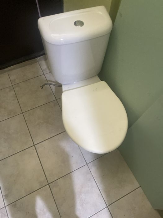 Продаедся унитаз