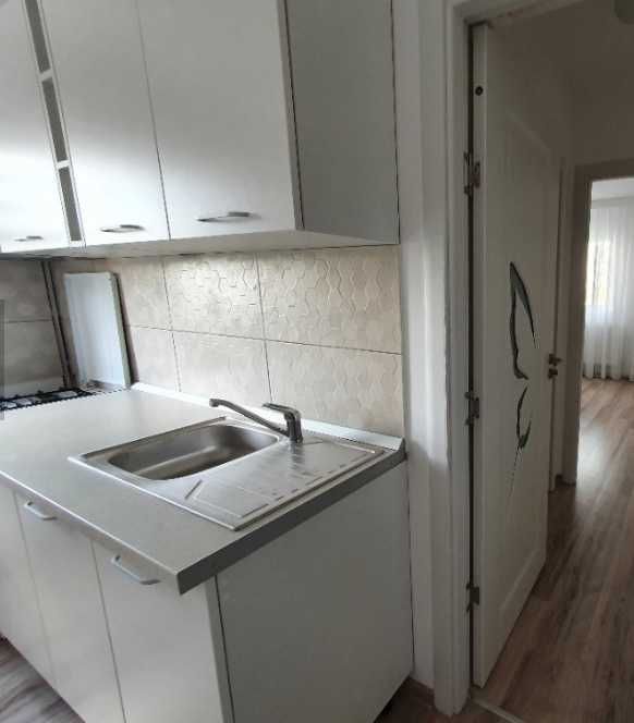 Дава се под наем Двустаен апартамент в Пловдив, Изгрев - 60 кв.м за 306 € - Снимка #2