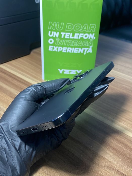 iPhone 16 Pro Max • 256 GB • Black Titanium