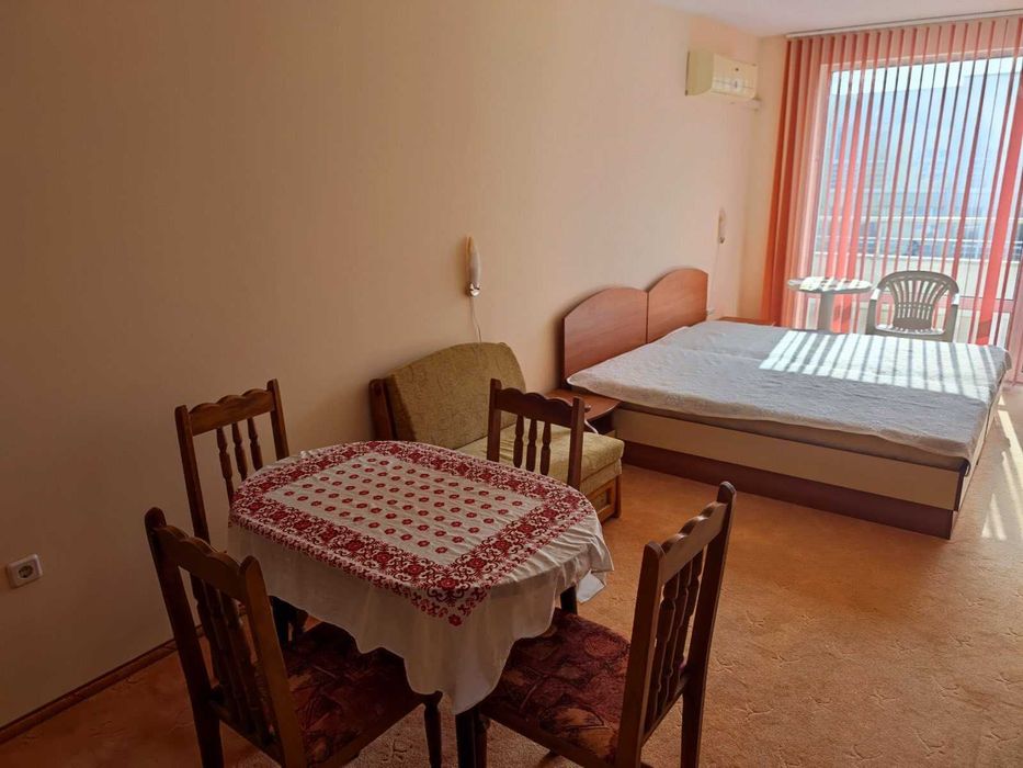 Дава се под наем Двустаен апартамент в Свети Влас - 50 кв.м за 204 € - Снимка #1