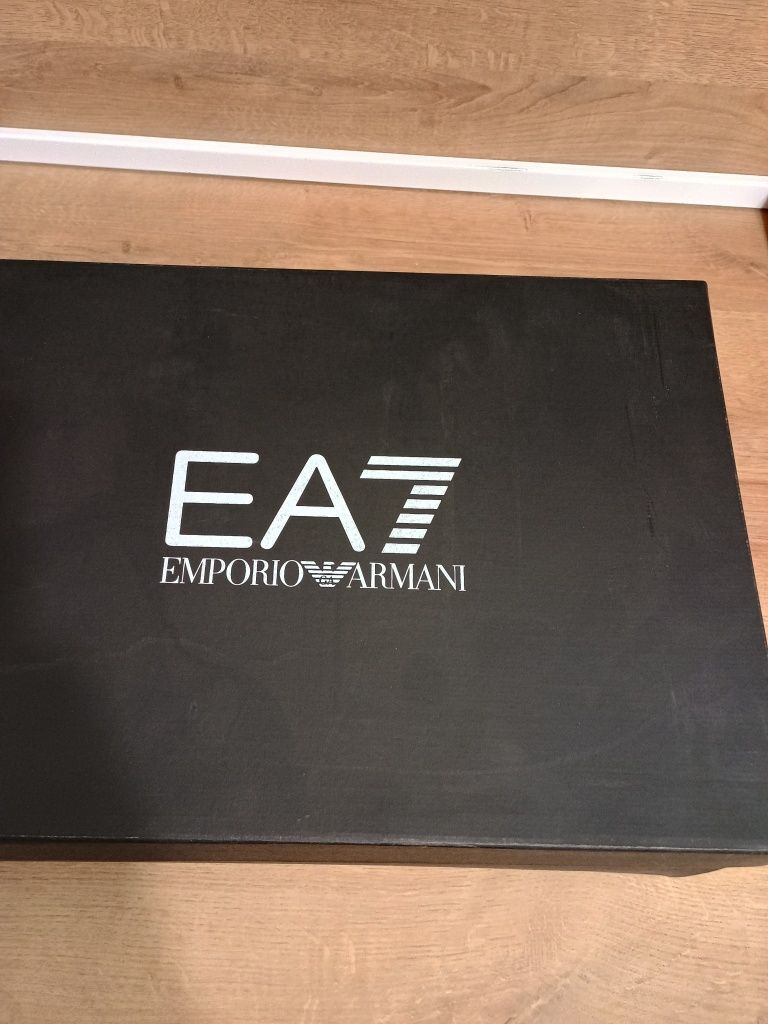 EA7 Emporio Armani.ОРГИНАЛНИ!!!    Номер   44.  43 ,1/3.    42  номера