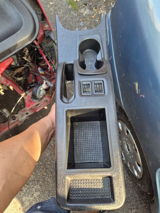 Барче за Мицубиши каризма