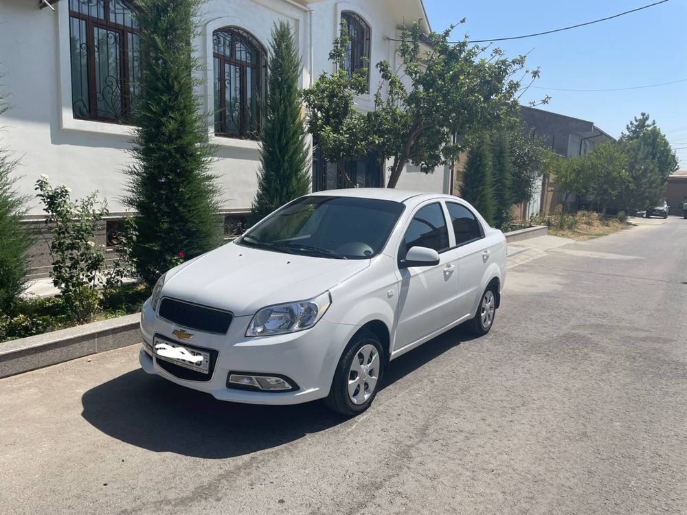 nexiya 3 oq rang top toza