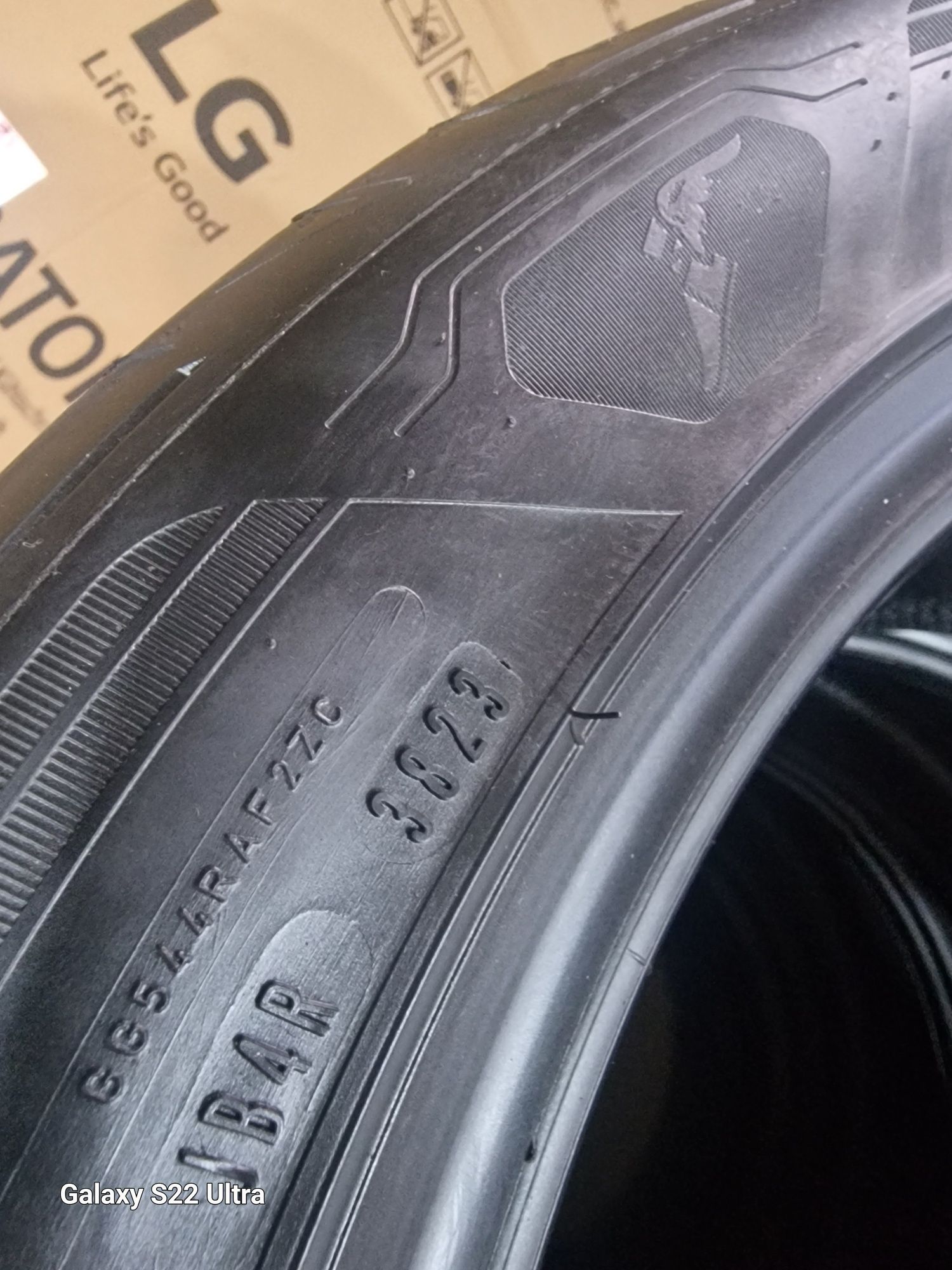 245 45 18 Good Year 275 40 18 Pirelli