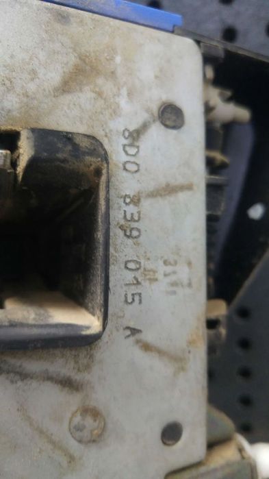 Broasca usa stanga spate audi a4 b5 8d 8d0839015a