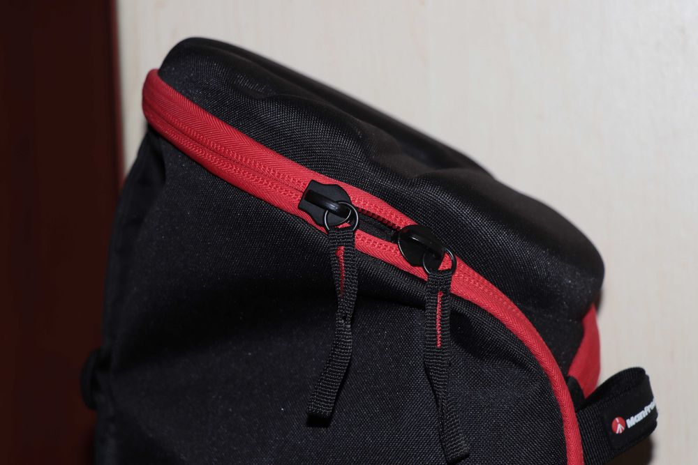 Cap trepied Manfrotto MVH502AH & husa trepied +husa camera,efectiv noi