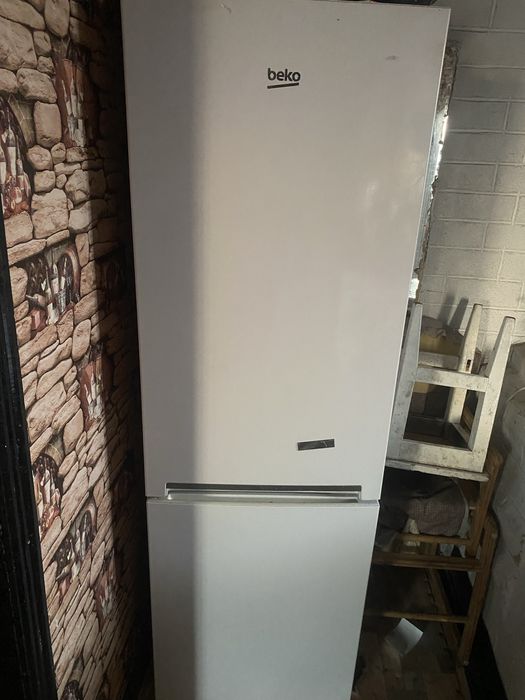 Продам холодильник полностью в исправном состоянии