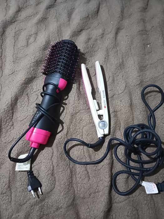Vând placa de par si perie electrica