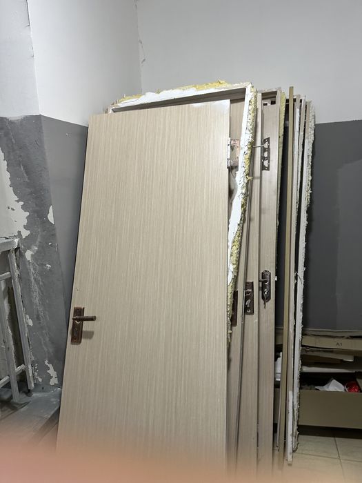 Есыктер бар