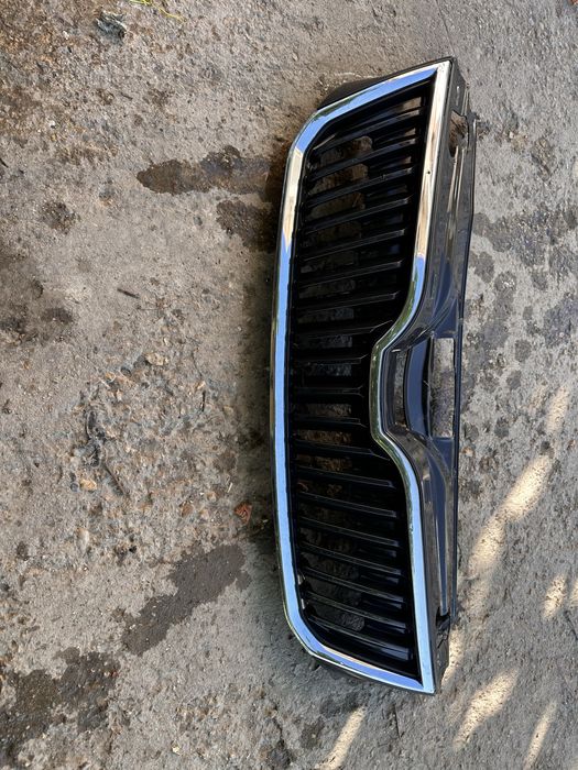 Grilă radiator skoda rapid .