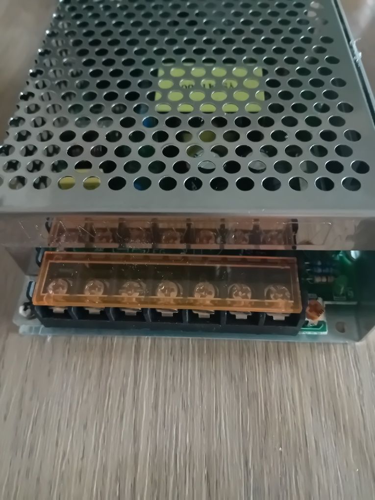 Захранване за LED осветление 220/24V, 5A