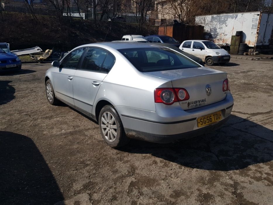 Lampa lampi stop / tripla triple bara capota spate vw passat b6