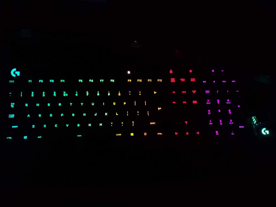 Геймърска клавиатура Logitech G213 Prodigy, RGB
