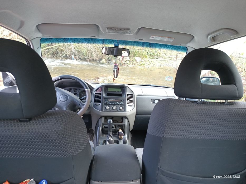 Vând Mitsubishi pajero