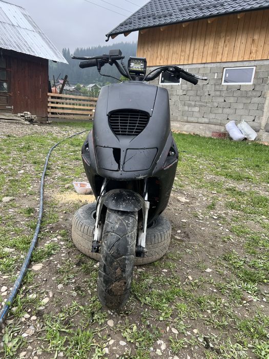 Scuter aprilia sr 80 2 t ,schimb si cu trotinetă!