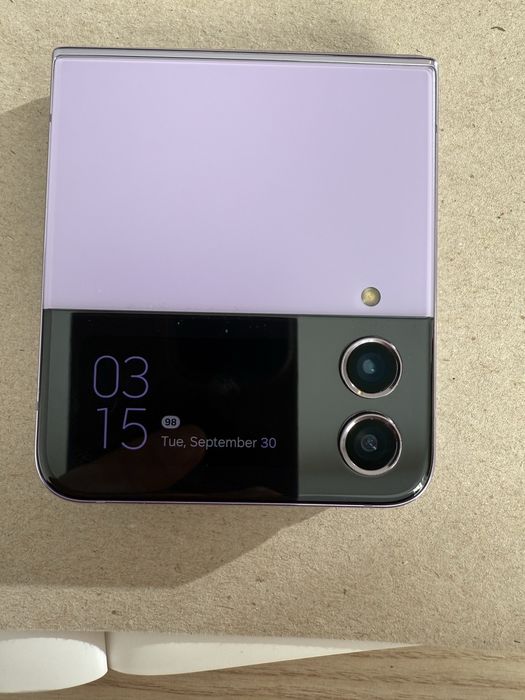 Samsung Galaxy Z Flip 4 Bora Purple