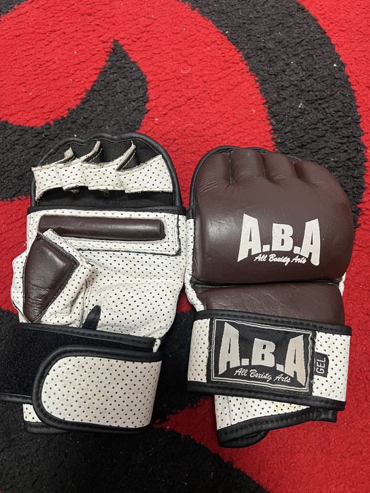 Vand manusi de mma