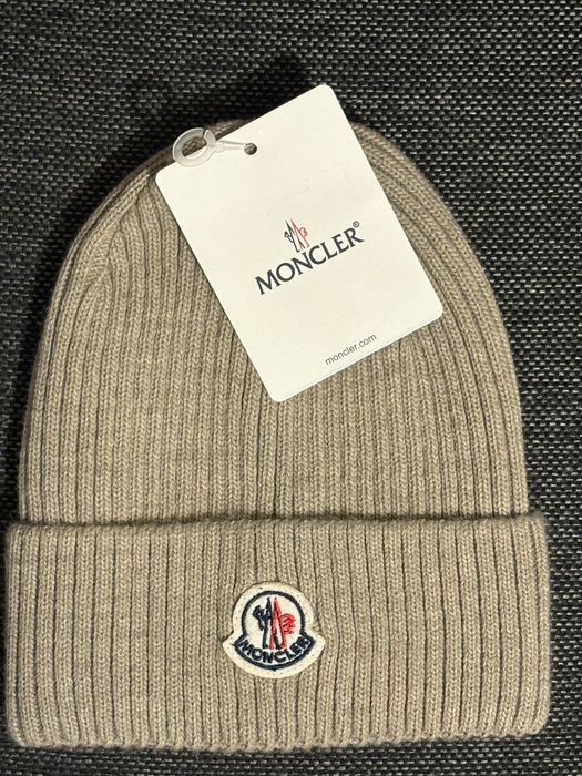 Căciulă Moncler damă