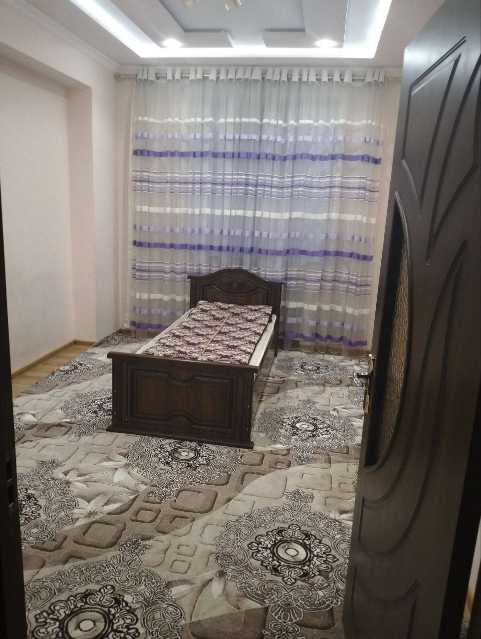 Продам Квартиру:
Ташкент -
Район - Чиланзар 10 квартал 
Ориентир -Медя