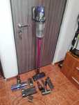 DAYSON V10 DETECT cu accesorii si 2 baterii in pertecta stare