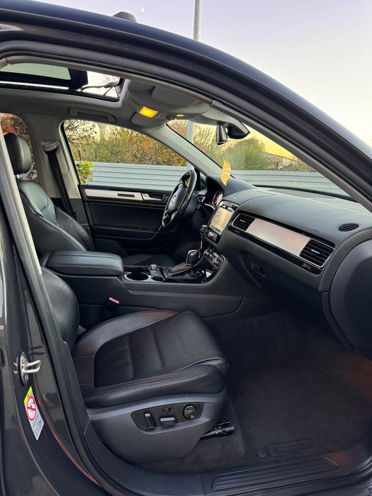 Volkswagen Touareg 7P 2011 3.0TDi V6 Panmoramic camere 360