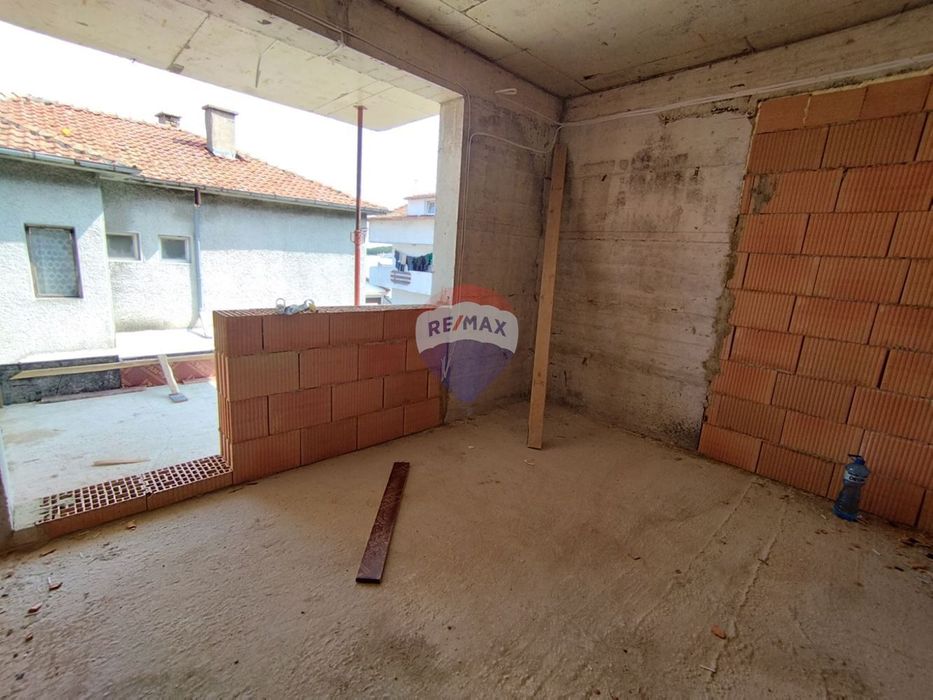 Продава се Двустаен апартамент в Варна, Виница - 56 кв.м за 1786 €/кв.м - Снимка #2