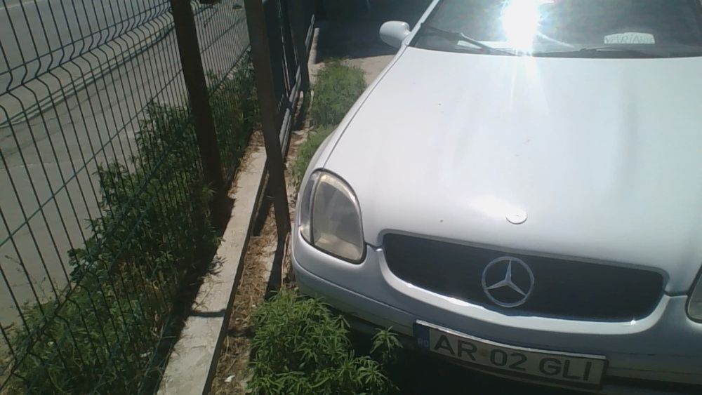SLK,Cabrio,alb,an2000 Euro schimb cu teren