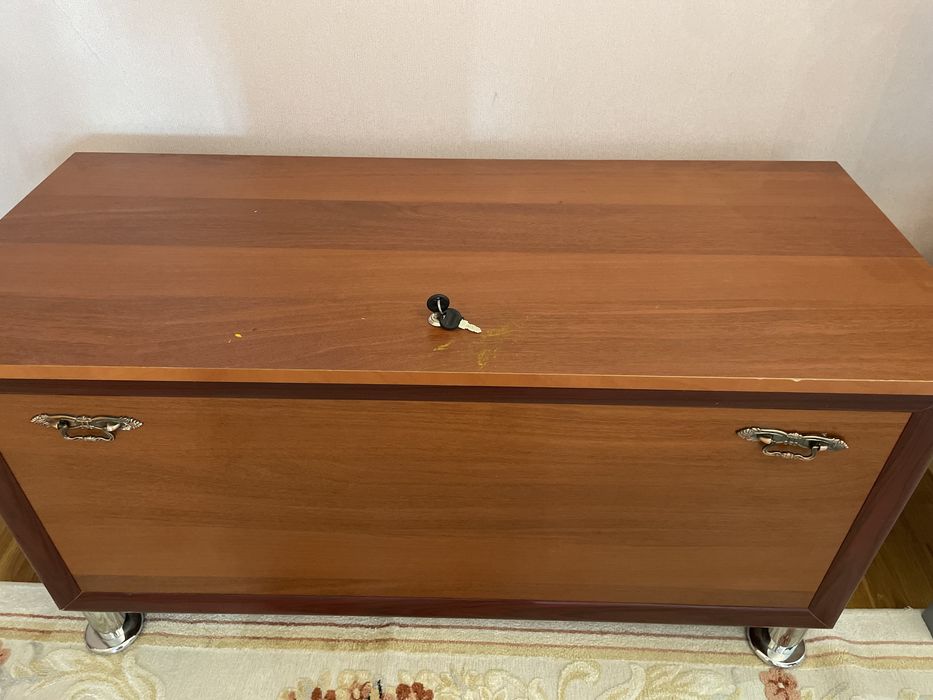 Продается сандык, выдвижным ящиком, в хорошем состояний 2 шт.