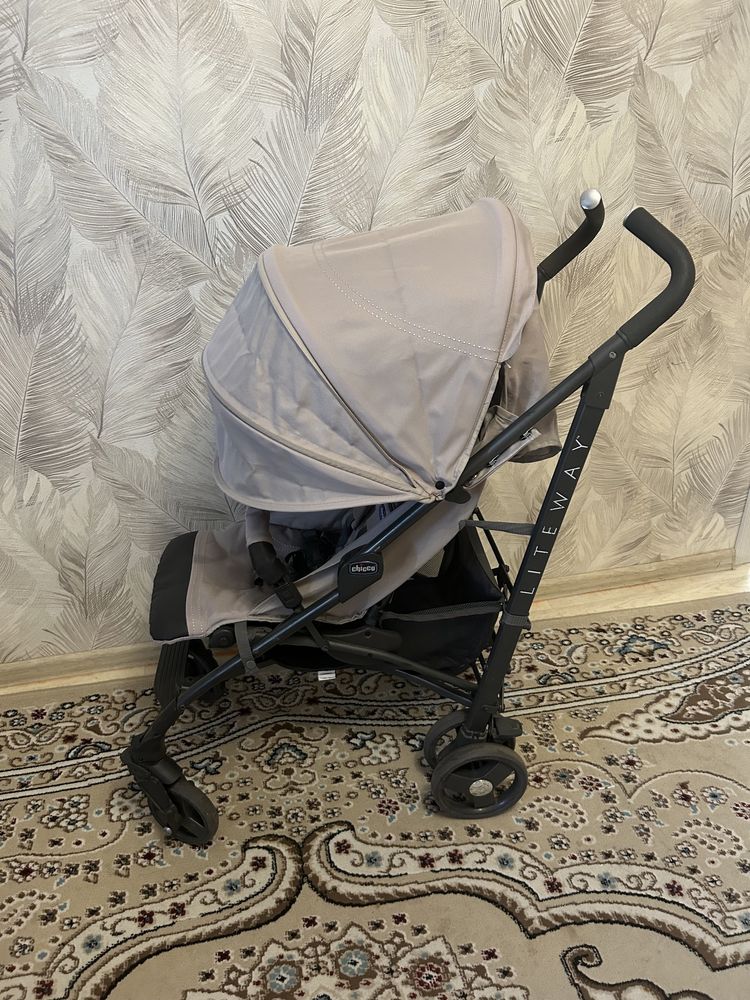 Коляска прогулочная Chicco Lite Way, серая