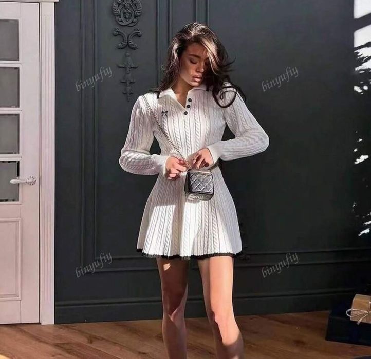 Ново зимен комплект пола и блуза