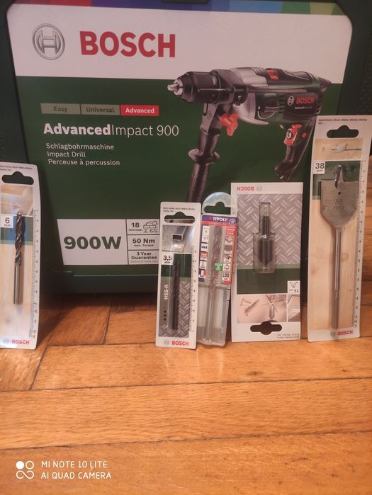 Bormașină Bosch AdvancedImpact 900, nouă + percuție + set burghie